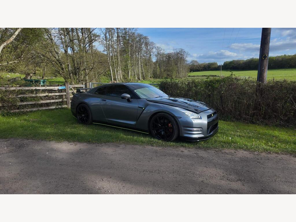 Nissan GT-R