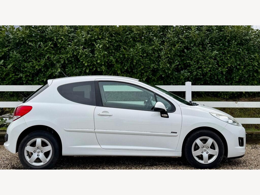 2012 Peugeot 207 thumbnail 10