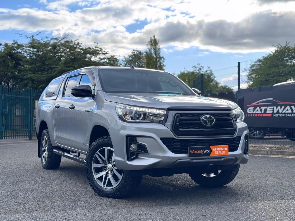 Toyota Hilux Pickup 2.4 D-4D Invincible X Auto 4WD Euro 6 (s/s) 4dr (TSS)
