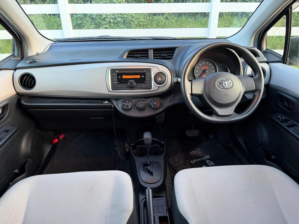 2012 Toyota Yaris thumbnail 15