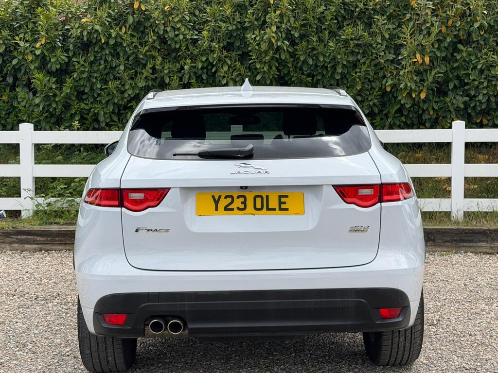 2017 Jaguar F-PACE thumbnail 11