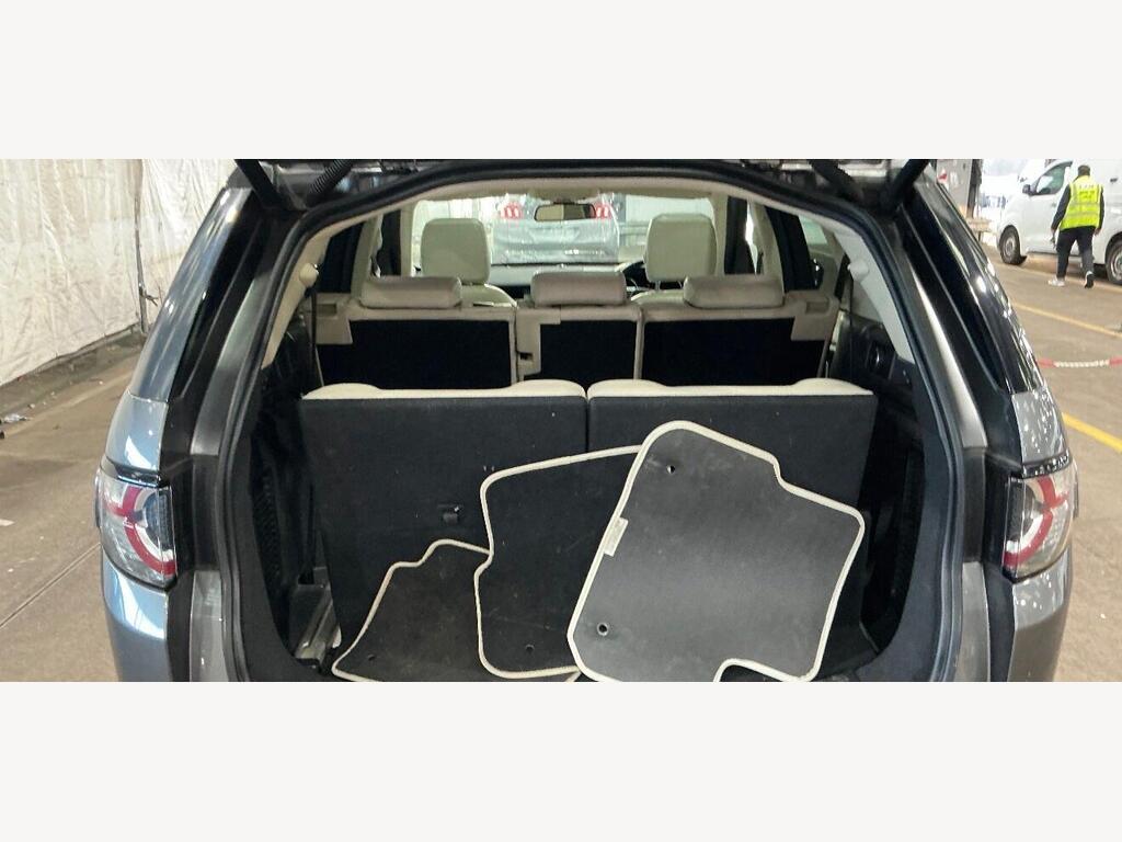 2017 Land Rover Discovery Sport thumbnail 10