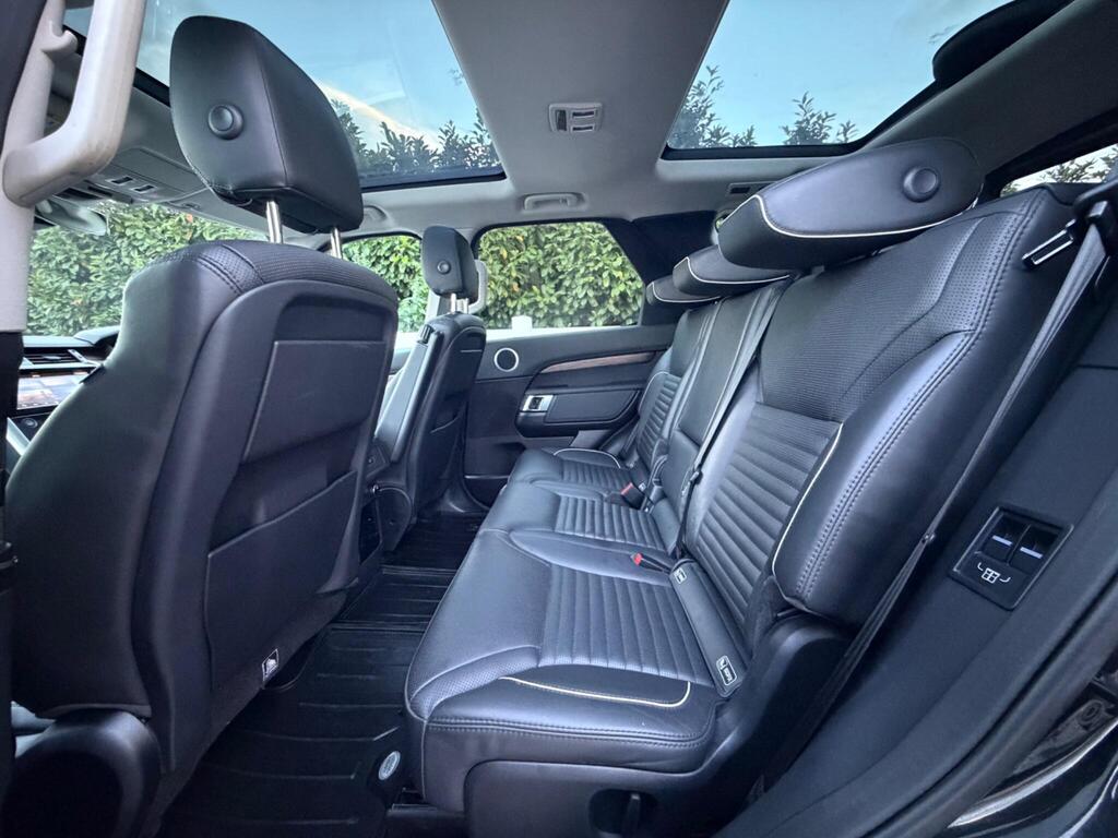 2017 Land Rover Discovery thumbnail 27