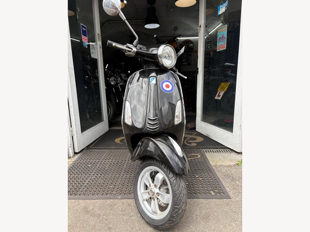 Piaggio Vespa Primavera 125