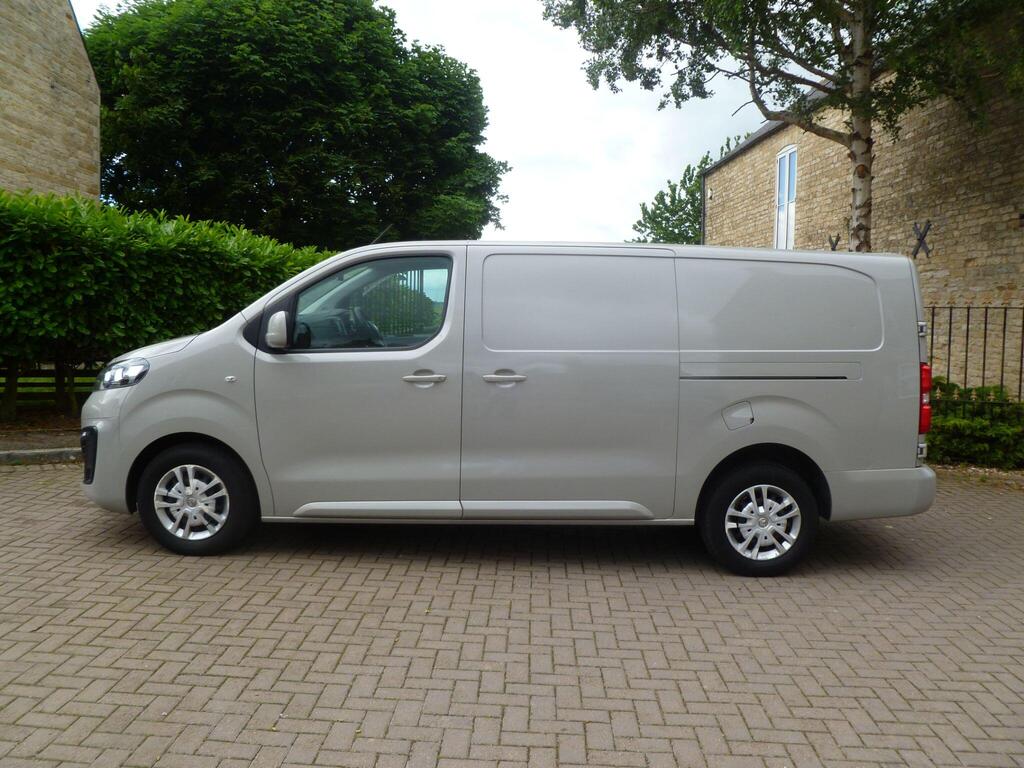 Vauxhall Vivaro Panel Van 1.5 Turbo D 2900 Sportive L2 H1 Euro 6 (s/s) 5dr
