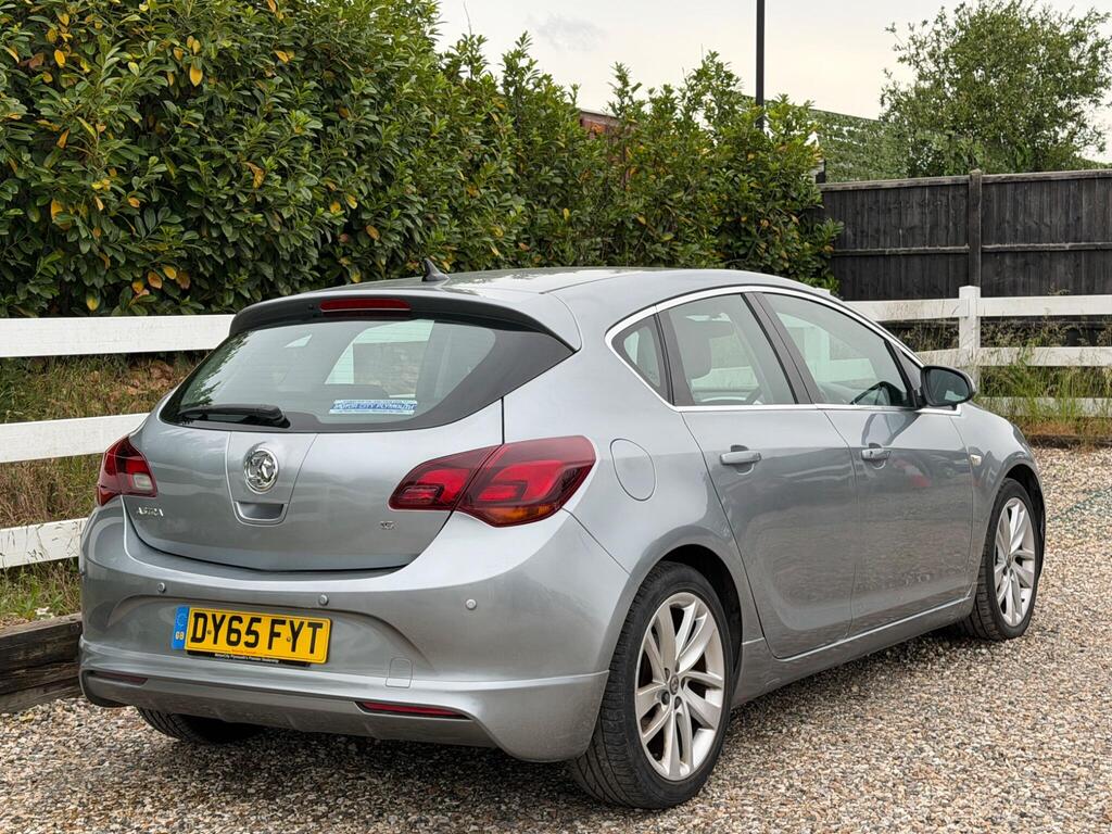 2015 Vauxhall Astra thumbnail 13