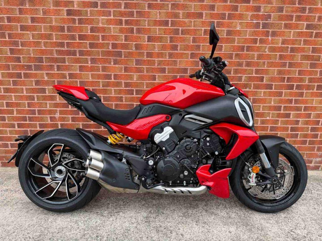 Ducati Diavel V4