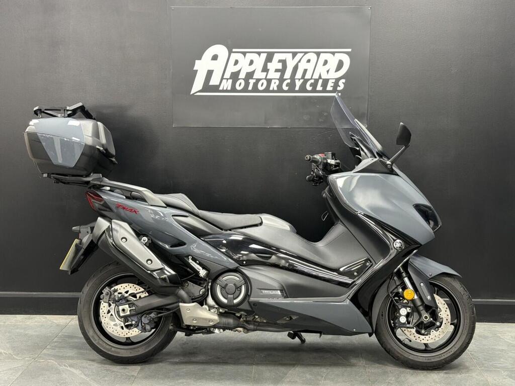 Yamaha TMAX 560