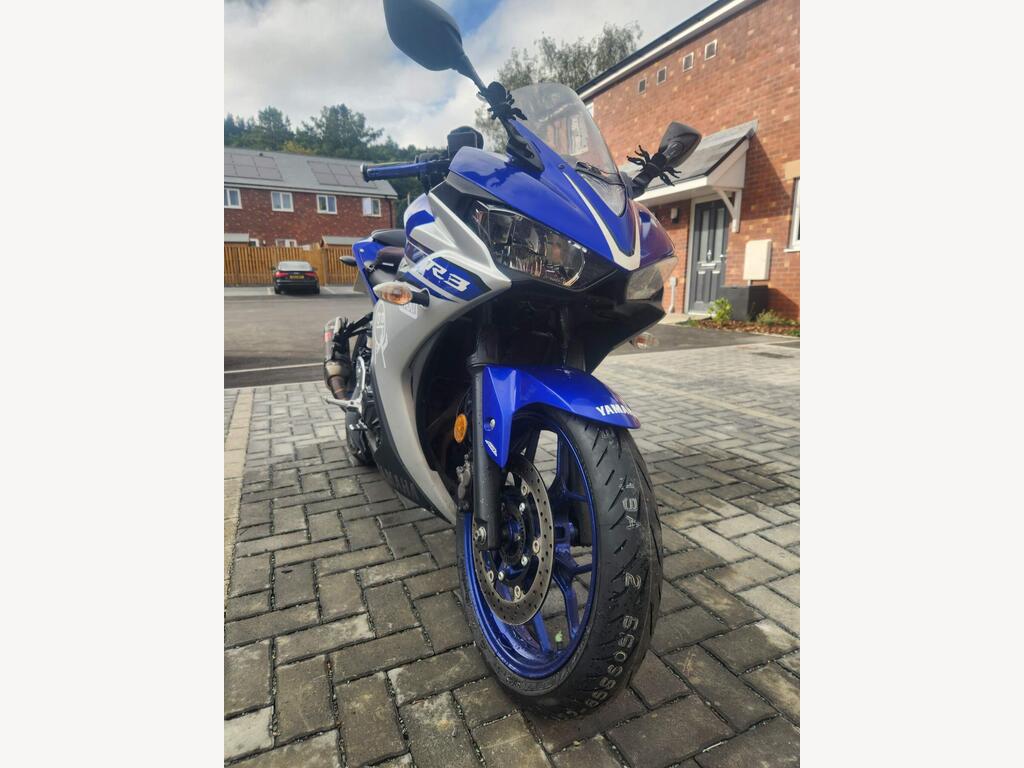 Yamaha R3