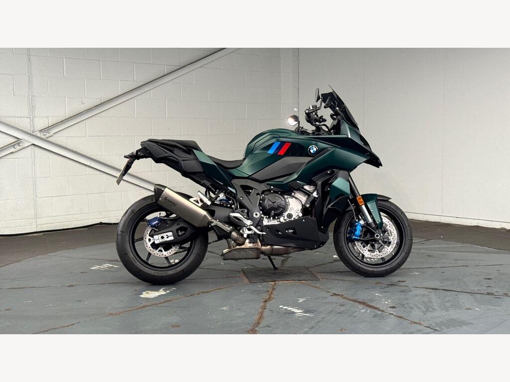 BMW M 1000 XR