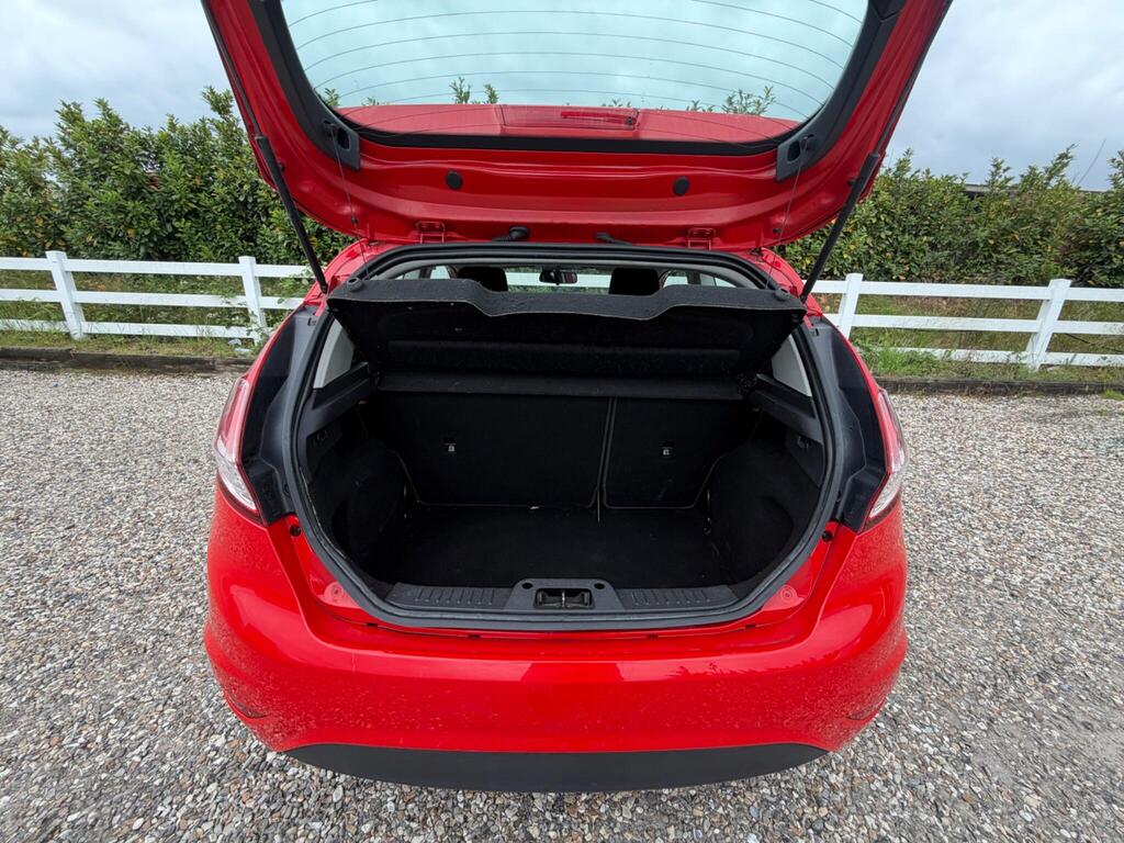 2013 Ford Fiesta thumbnail 19