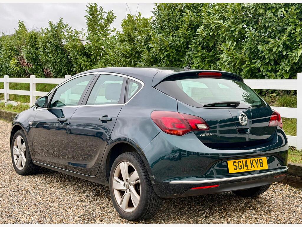 2014 Vauxhall Astra thumbnail 5