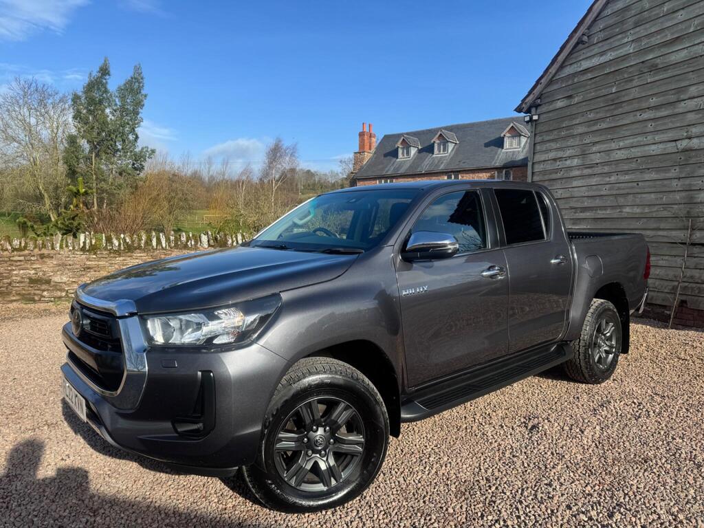 Used Toyota Hilux Pickup 2.4 D-4d Icon 4wd Euro 6 (S/s) 4dr in