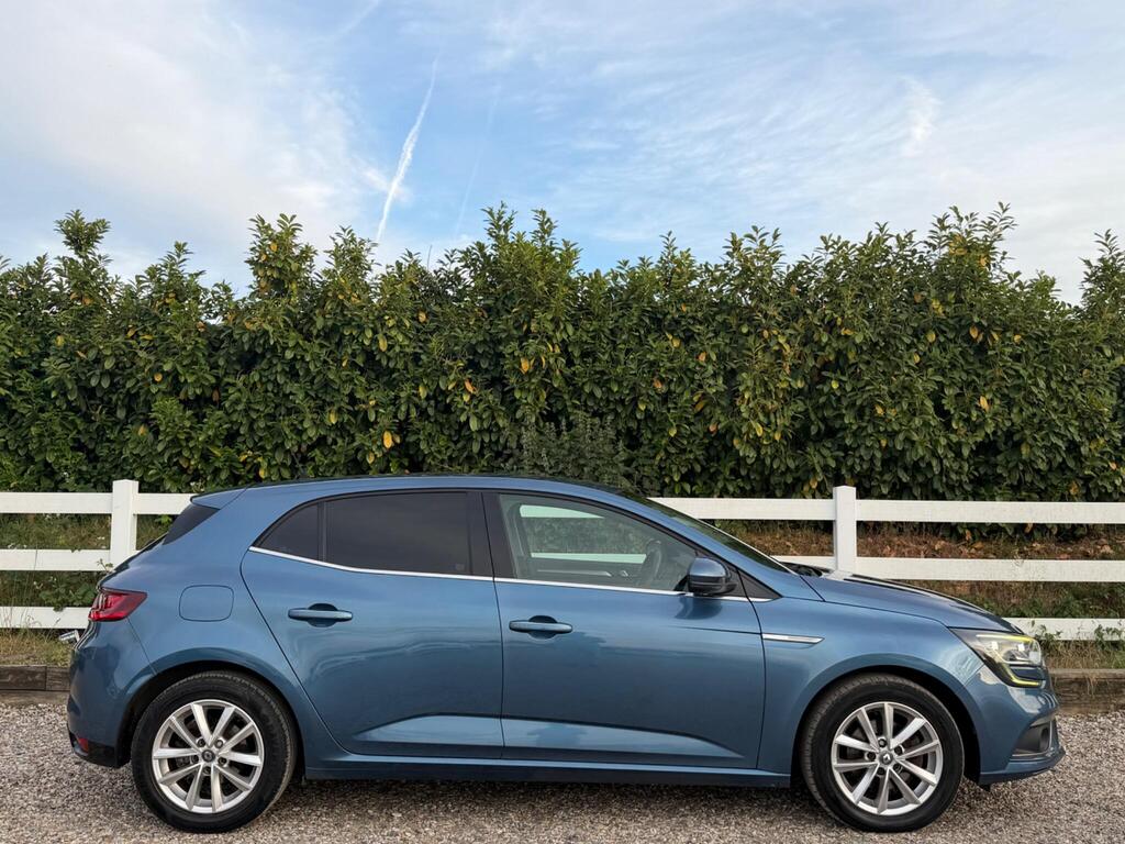 2016 Renault Megane thumbnail 12