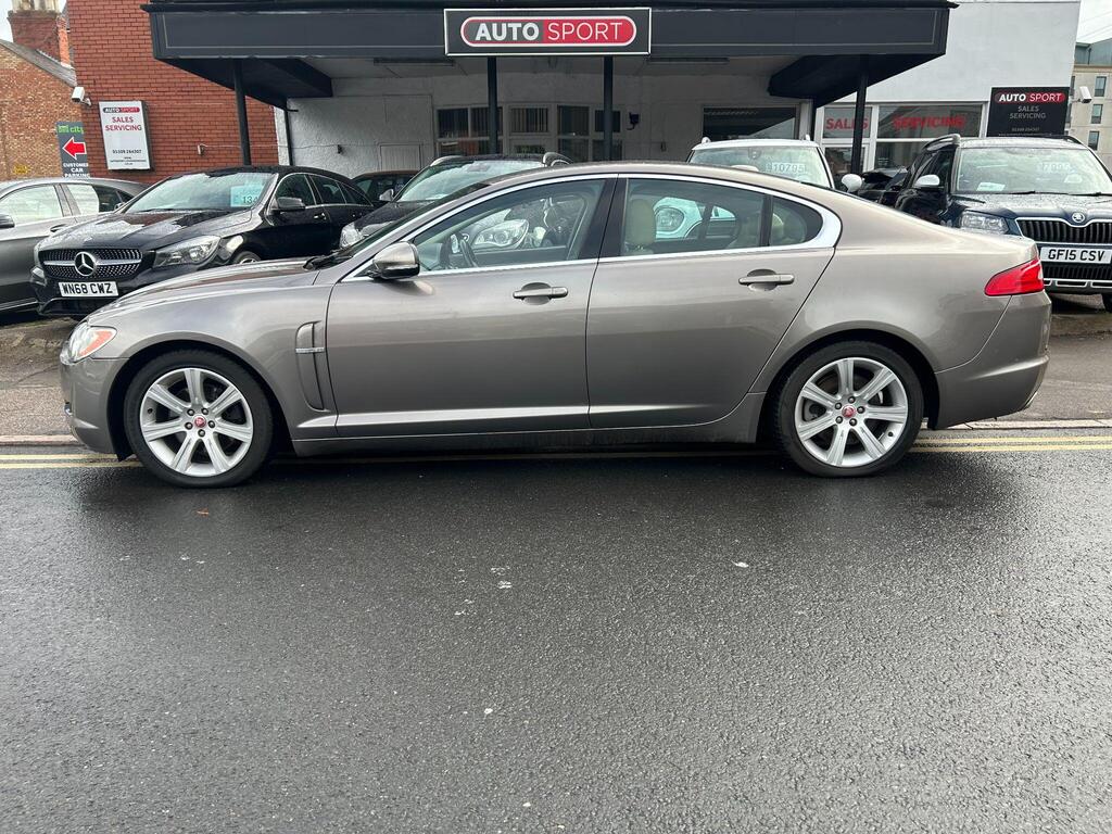 Jaguar XF Saloon 3.0d V6 Luxury Auto Euro 5 4dr