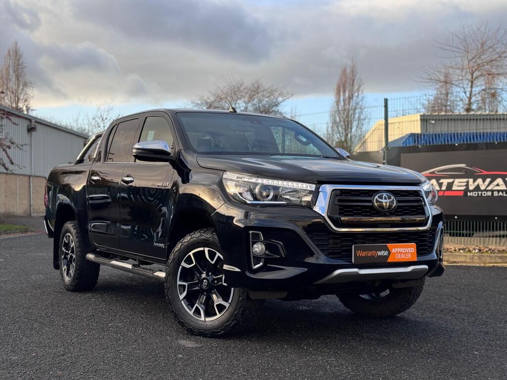 Toyota Hilux Pickup 2.4 D-4D Invincible X Auto 4WD Euro 6 4dr (TSS, 3.5t)