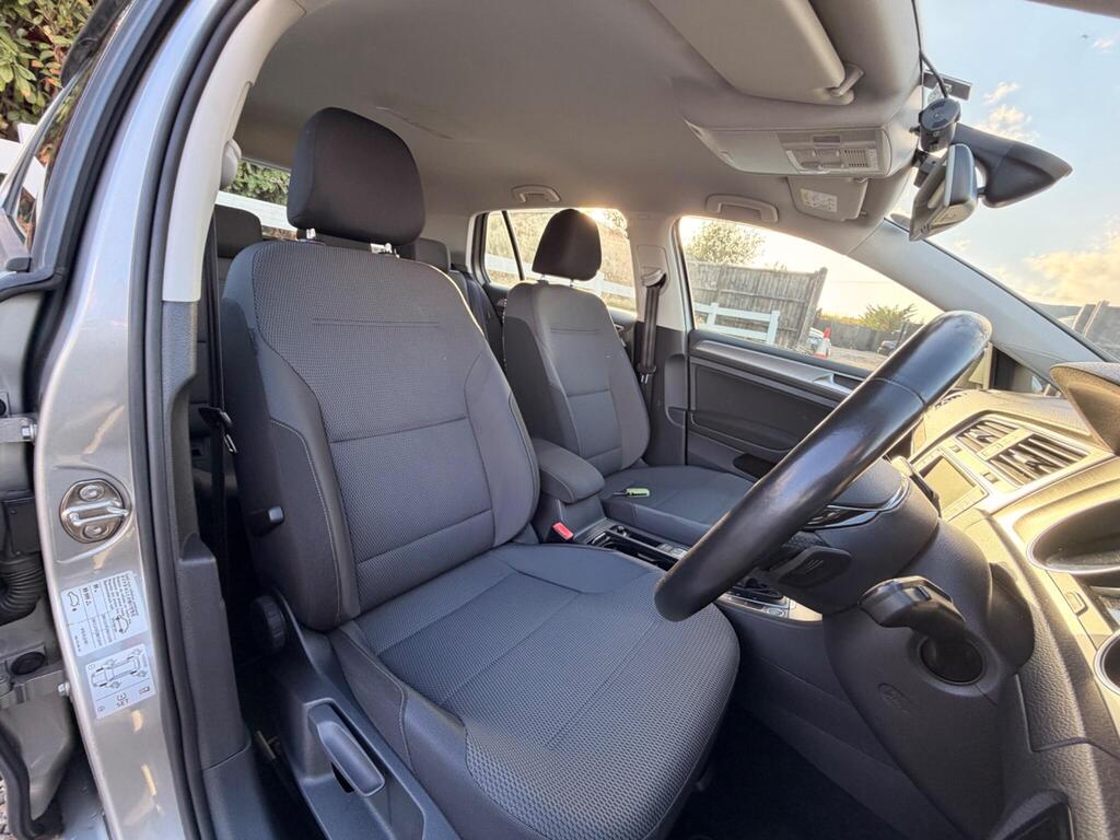2015 Volkswagen Golf thumbnail 30