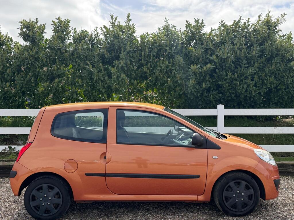 2010 Renault Twingo thumbnail 11