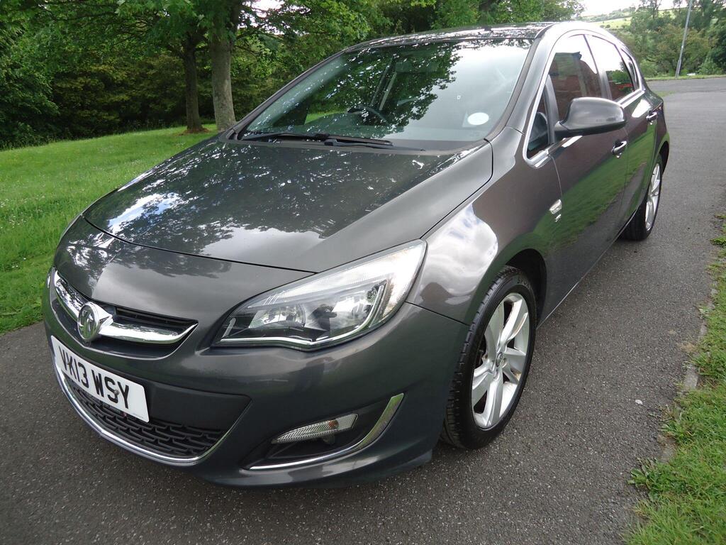 Vauxhall Astra Hatchback 1.6 16v SRi Euro 5 5dr