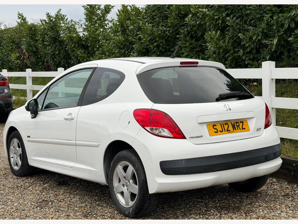 2012 Peugeot 207 thumbnail 5