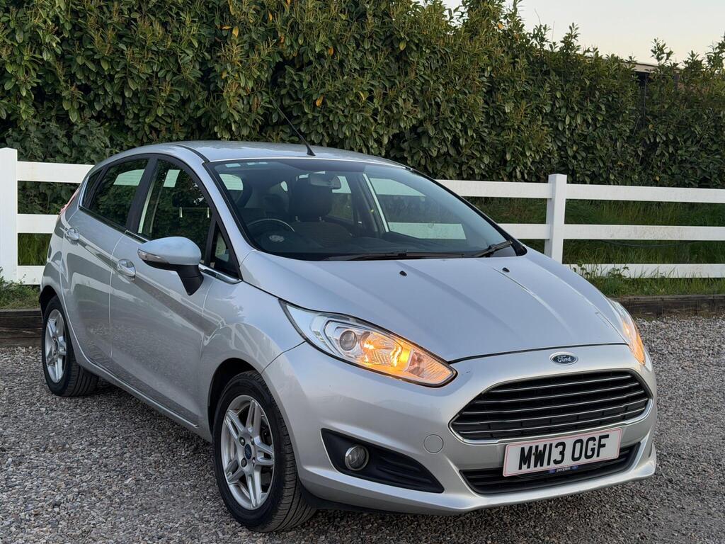 2013 Ford Fiesta thumbnail 3