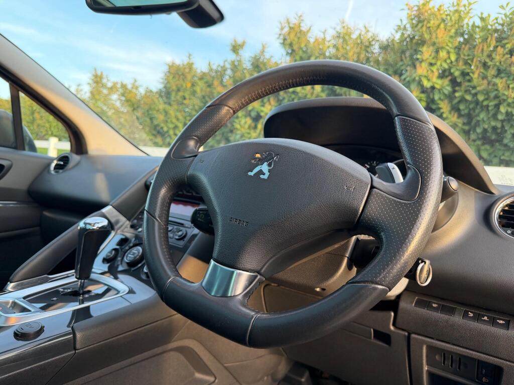 2011 Peugeot 3008 thumbnail 23