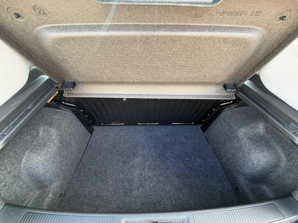 2015 Fiat Punto thumbnail 22