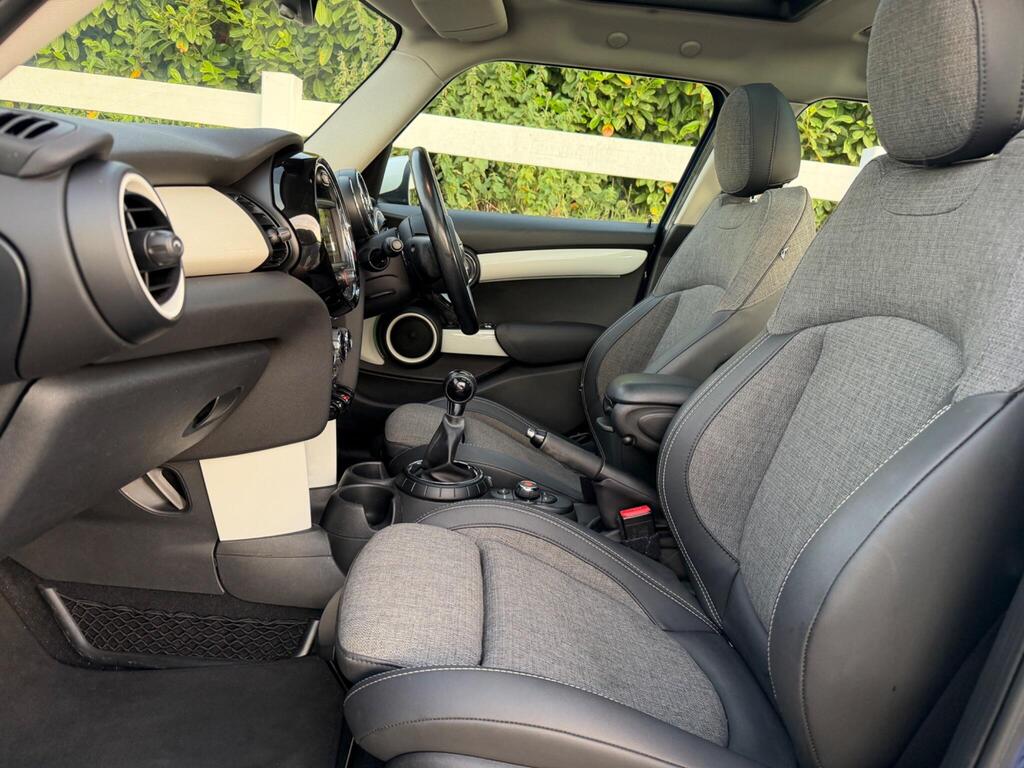 2015 MINI Hatch thumbnail 32