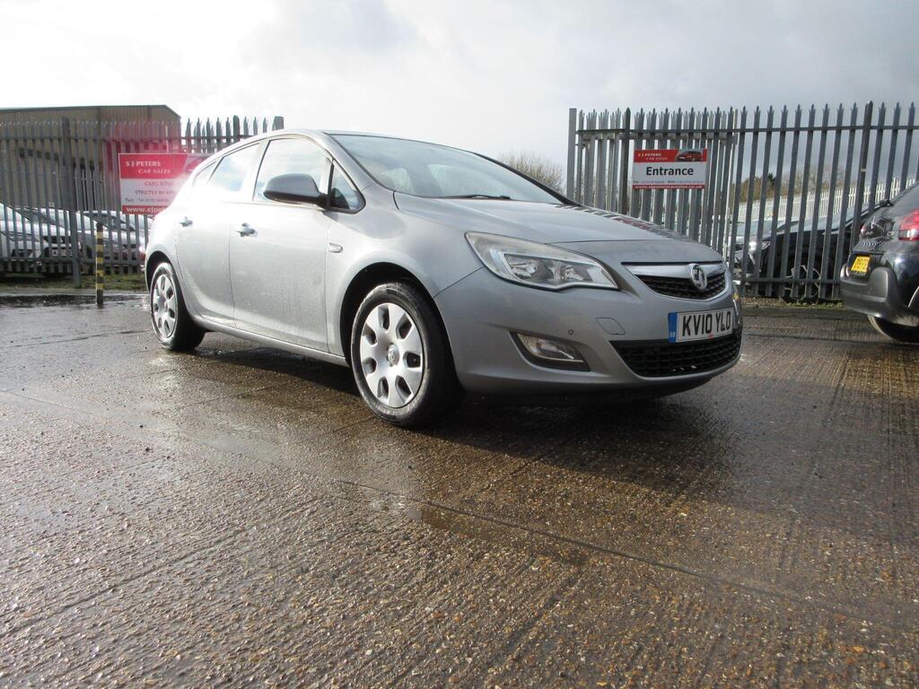 Vauxhall Astra Hatchback 1.4 16v Exclusiv Euro 5 5dr