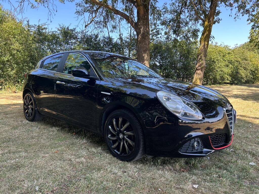 Alfa Romeo Giulietta Hatchback 1.6 JTDM-2 Lusso Euro 5 (s/s) 5dr