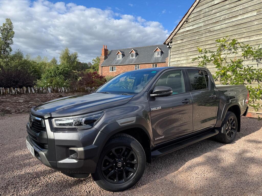 Toyota Hilux Pickup 2.8 D-4D Invincible X Auto 4WD Euro 6 (s/s) 4dr