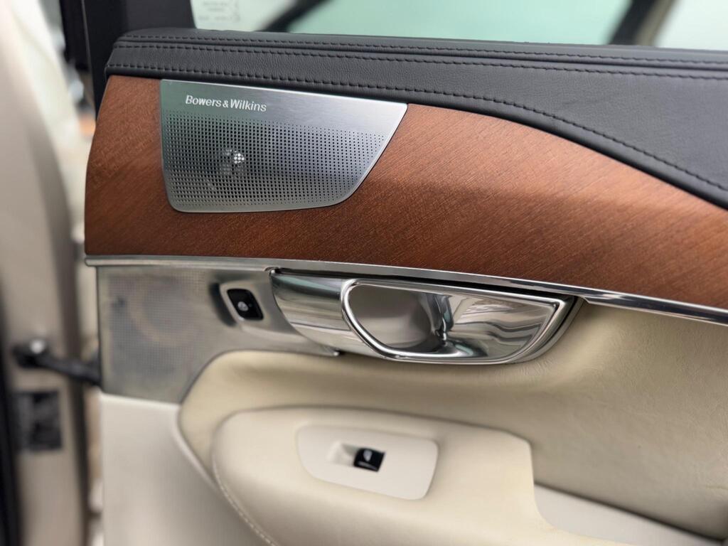 Volvo XC90 2.0 D5 Inscription Geartronic 4WD Euro 6 (s/s) 5dr thumbnail 17