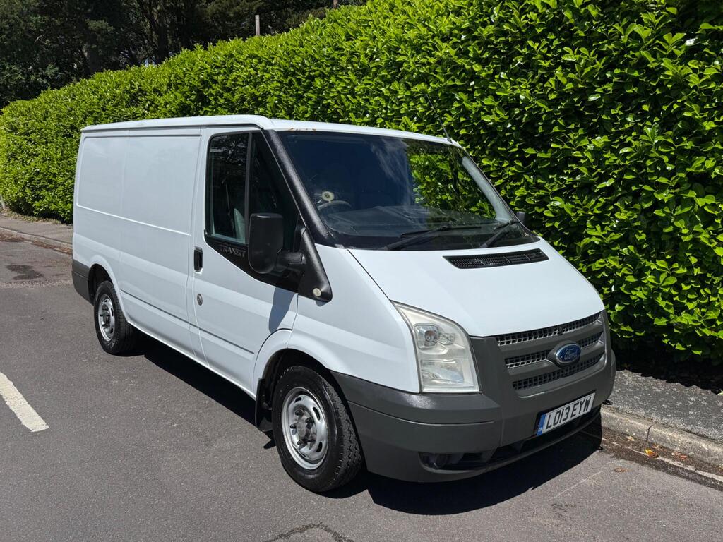 Ford Transit Panel Van 2.2 TDCi 300 FWD L2 H1 5dr