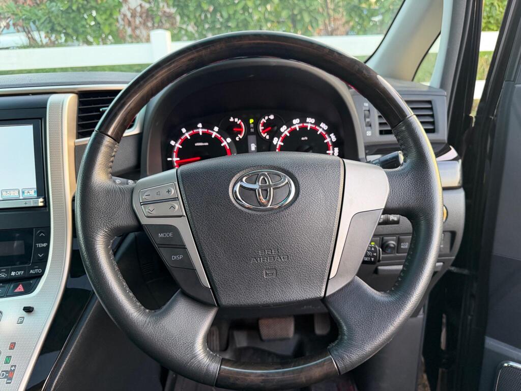 2013 Toyota Vellfire thumbnail 41