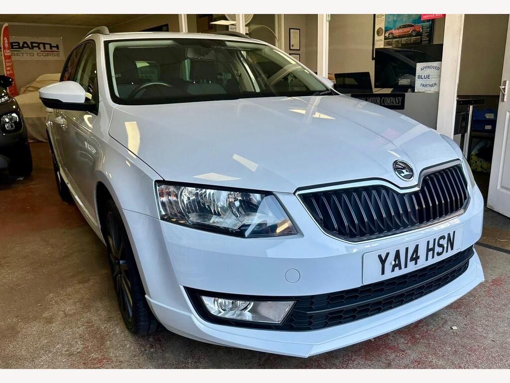 Skoda Octavia Estate 1.6 TDI Black Edition DSG Euro 5 (s/s) 5dr