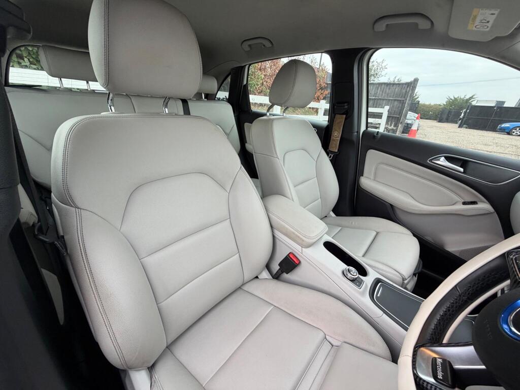 2015 Mercedes-Benz B Class thumbnail 16