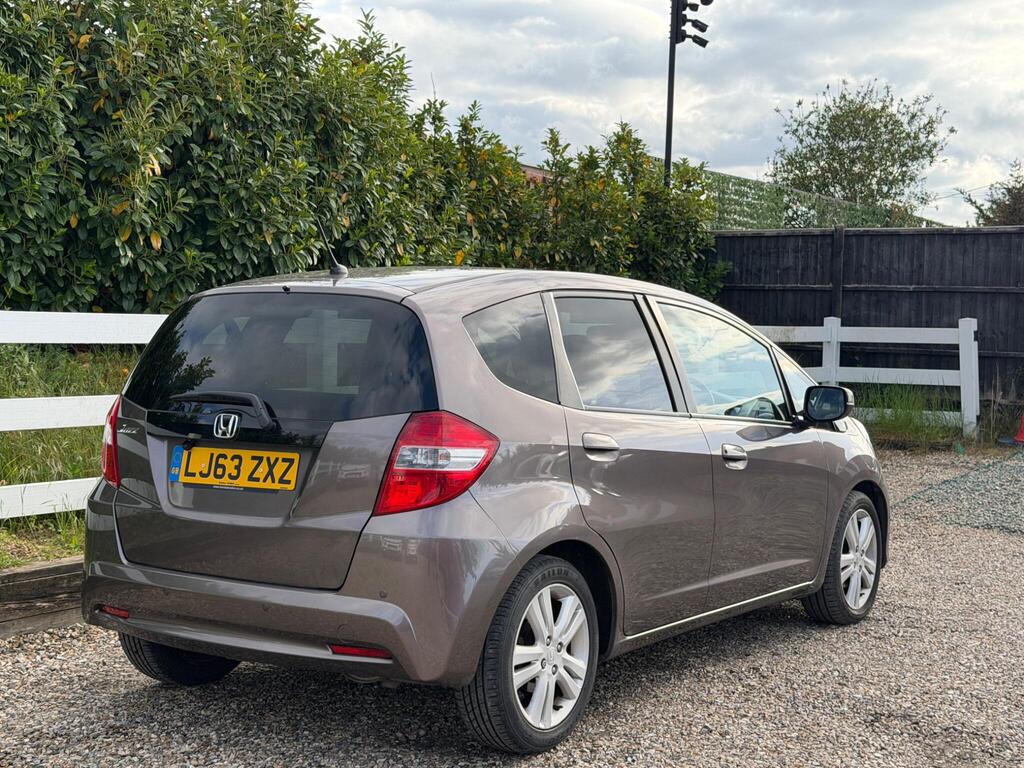 2013 Honda Jazz thumbnail 14