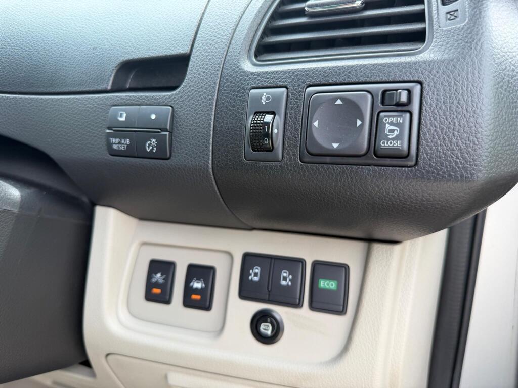 2014 Nissan Serena thumbnail 28