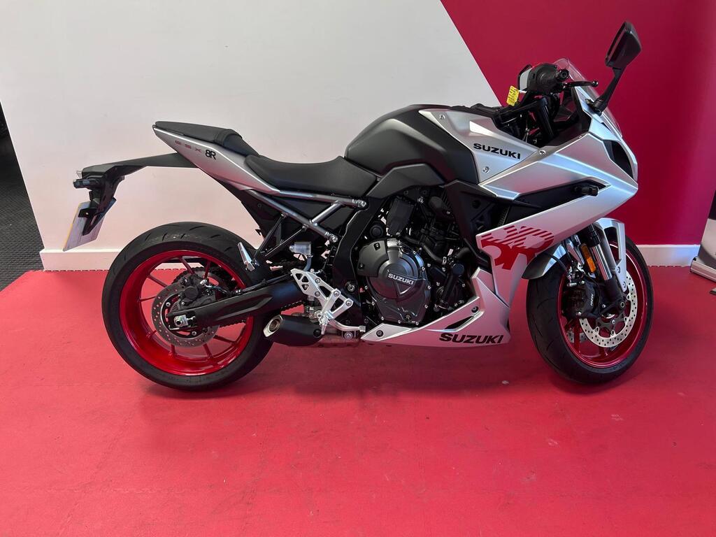 Suzuki GSX-8R