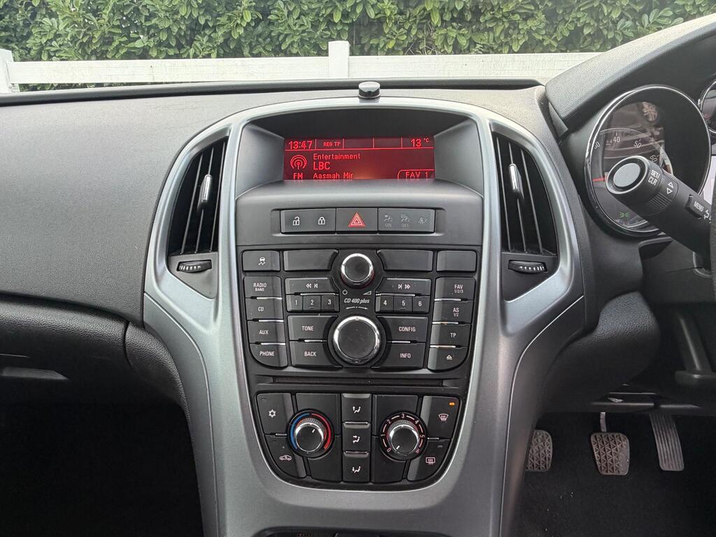 2015 Vauxhall Astra thumbnail 27