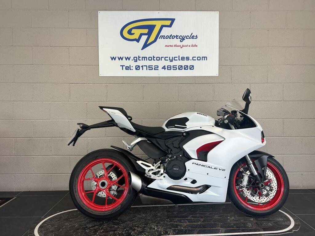 Ducati Panigale V2