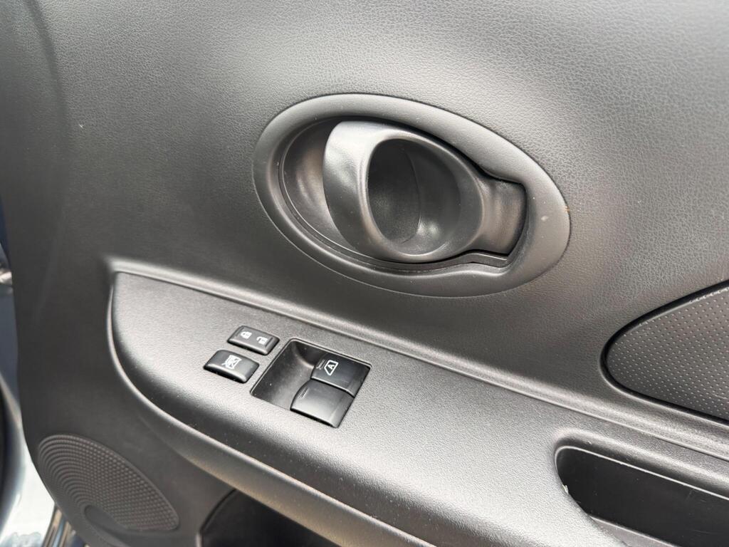 2012 Nissan Micra thumbnail 18