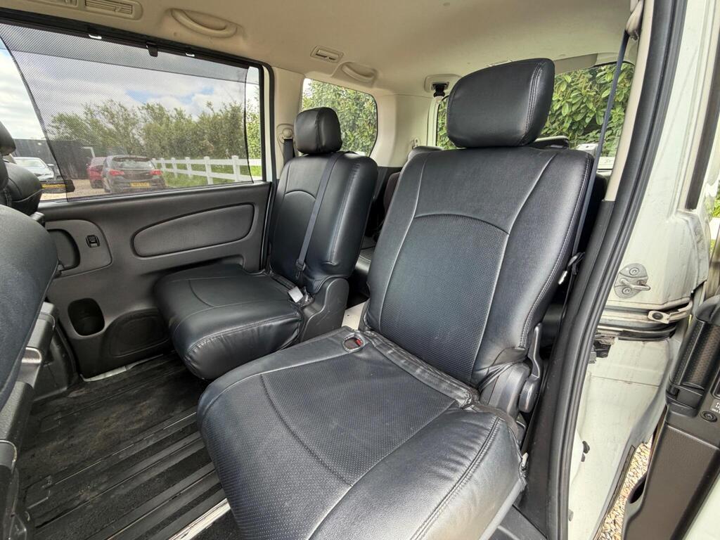 2014 Nissan Serena thumbnail 24