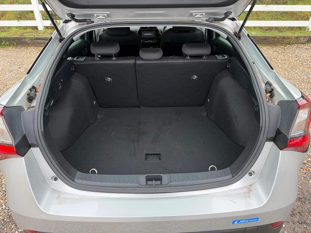 2021 Toyota Prius thumbnail 29