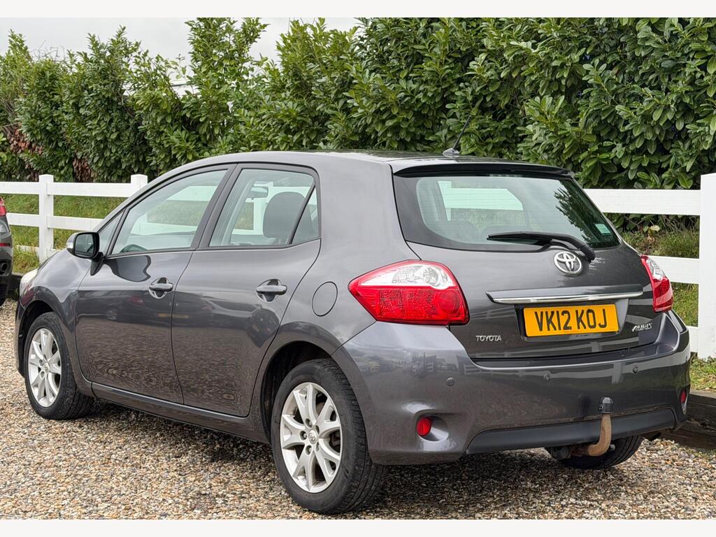 2012 Toyota Auris thumbnail 8