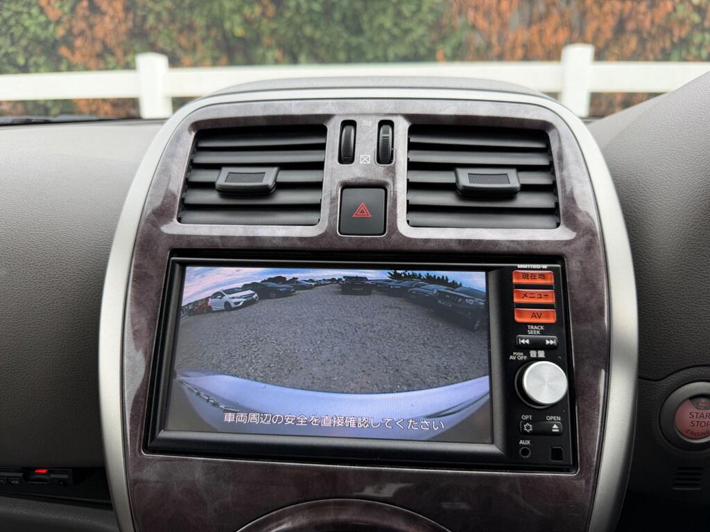 2015 Nissan Micra thumbnail 24