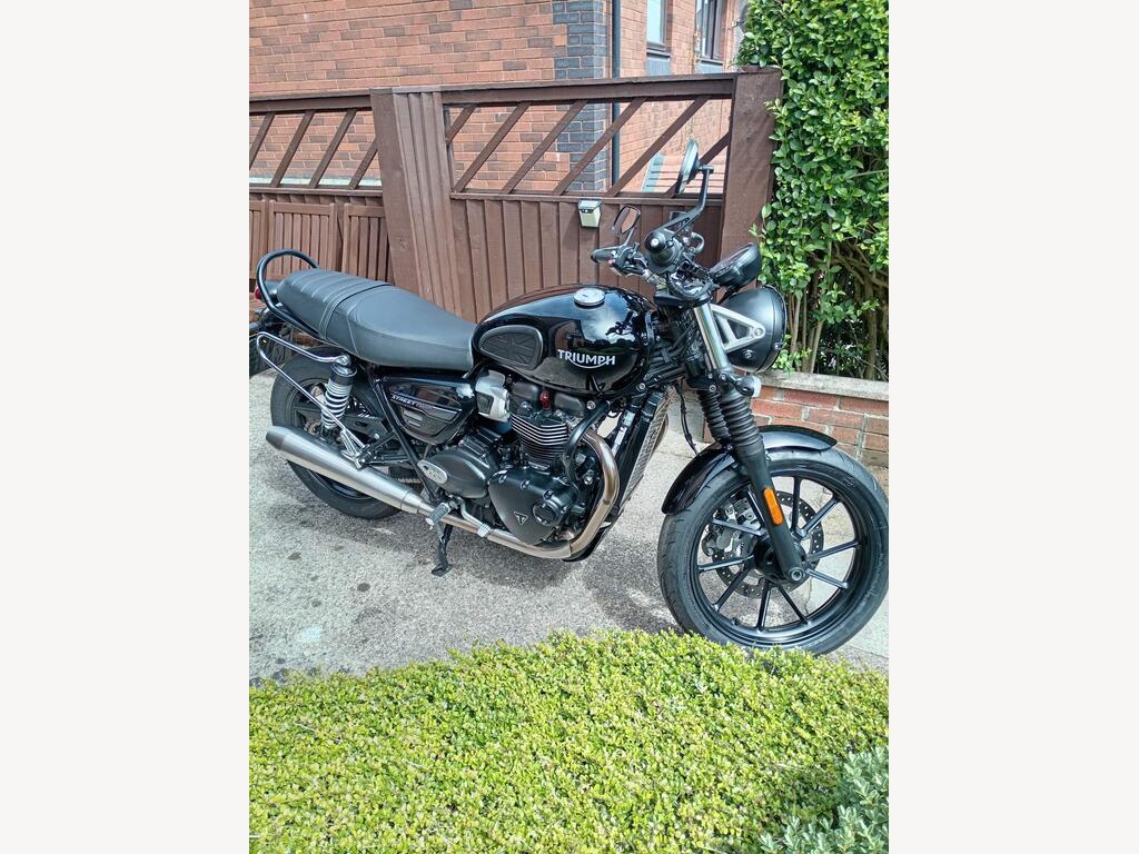 Triumph Street Twin