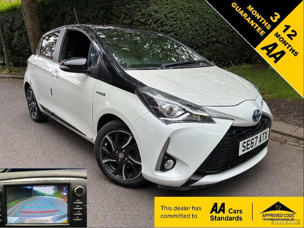 Toyota Yaris Hatchback 1.5 VVT-h Blue Bi-Tone E-CVT Euro 6 (s/s) 5dr