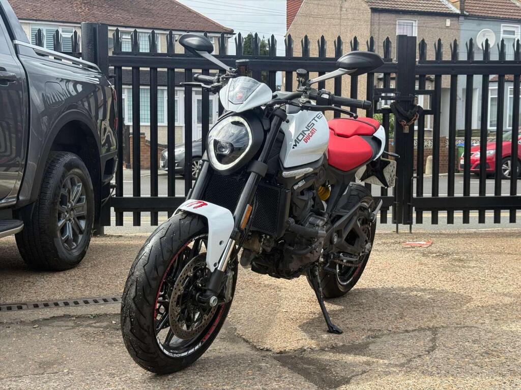 Ducati Monster 937