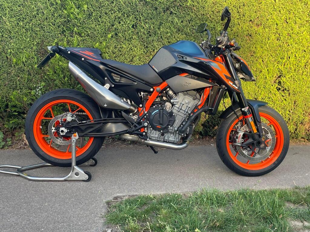 KTM 890 Duke